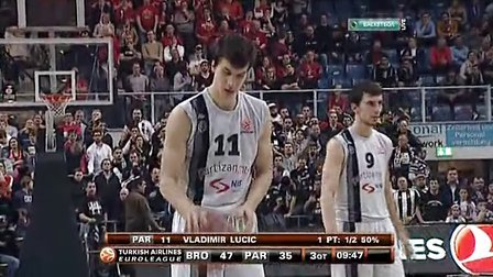 图片报：因极端球迷大规模燃放烟火，拜仁将面临欧足联的处罚（《图片报》：球迷大规模燃放烟火，拜仁恐遭欧足联惩处）