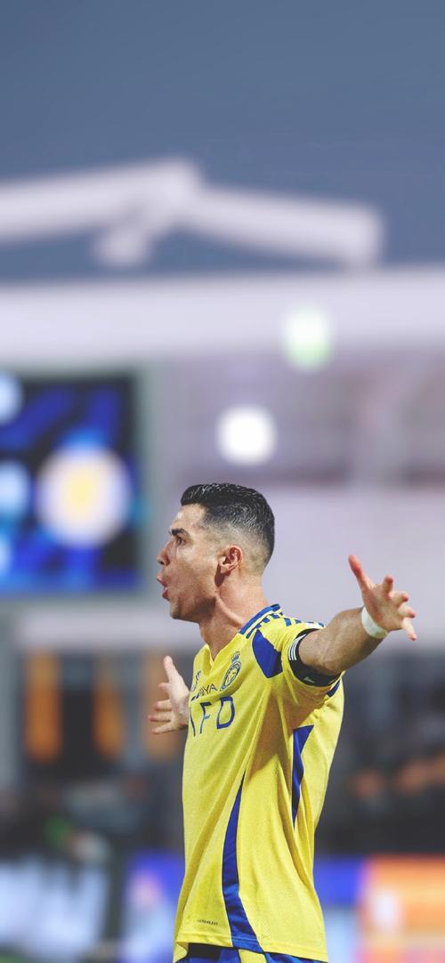 津媒谈国足选帅：本土“少壮派”教练的优势不容忽视（津媒：国足选帅应重视本土新生代教练的优势）