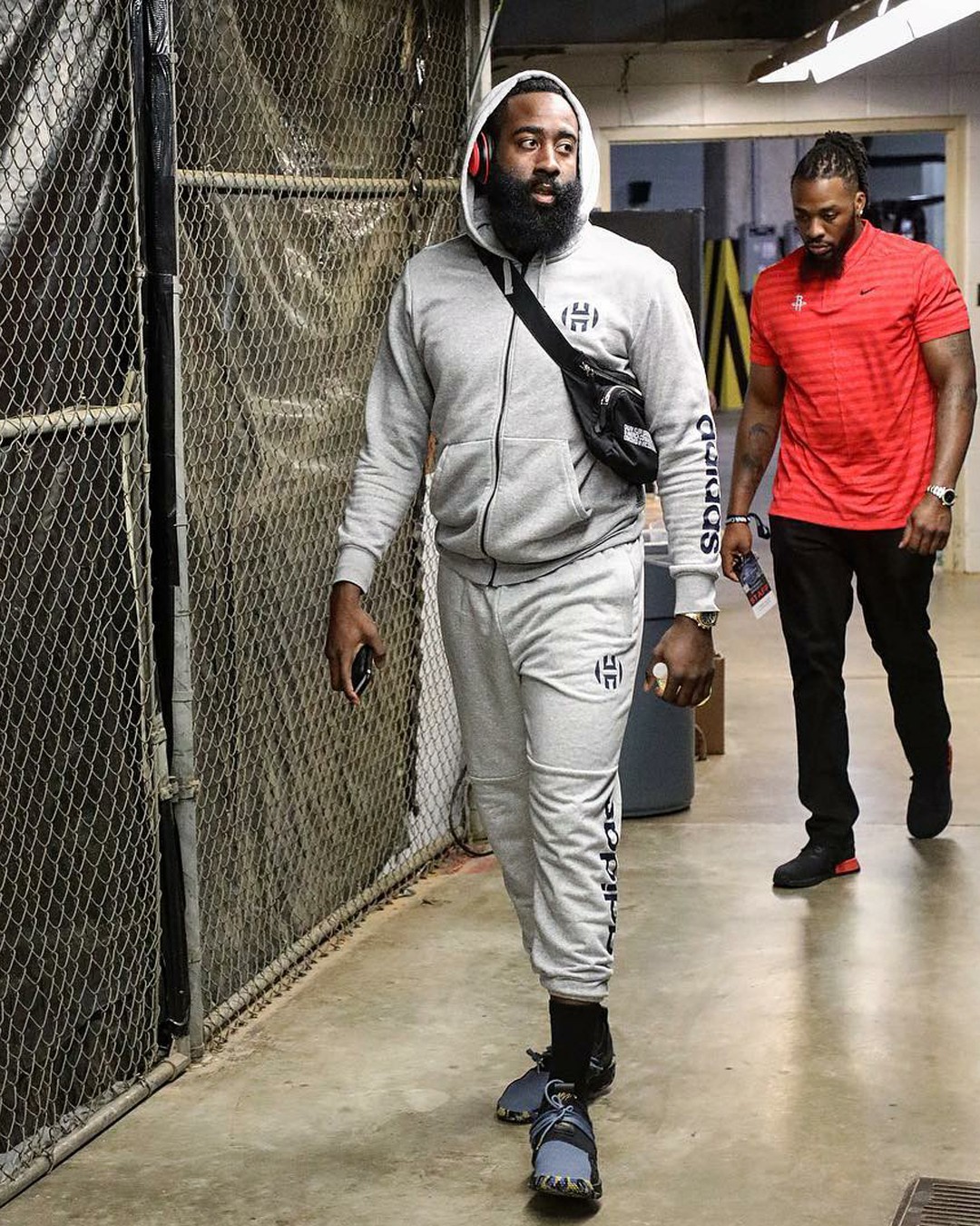 随着曼城1-2，利物浦0-3，英超最新争冠形势出炉：天助阿森纳得利（曼城1-2、利物浦0-3，英超争冠格局突变：阿森纳坐收渔利）