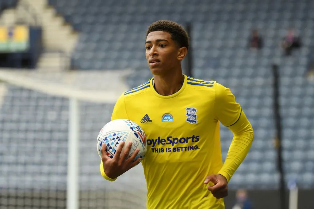 2025／26赛季英超：曼城vs利兹联，瓜迪奥拉确认罗德里将缺席（英超2025／26赛季：曼城对阵利兹联，瓜迪奥拉证实罗德里缺阵）