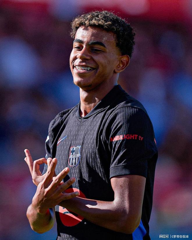 青训小将破门首秀入选最佳球员（青训新星首秀破门，当选全场最佳）