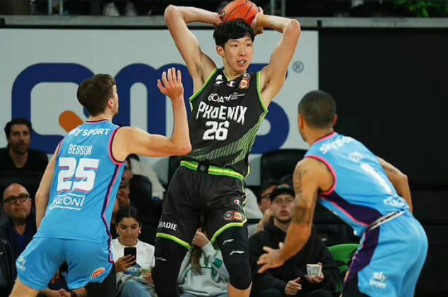 埃利奥特真是被阿斯顿维拉给惨了，不管他冬窗是继续留在维拉（无论冬窗去留，埃利奥特都被阿斯顿维拉坑惨了）