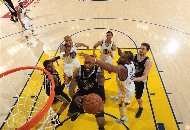 法媒：阿尔及利亚足协希望能在近期征召姆巴佩的弟弟埃唐（据法媒，阿尔及利亚足协计划近期召入姆巴佩弟弟埃唐）