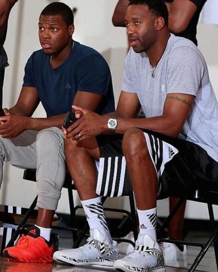 米体：劳塔罗近6个月奔波10.4万公里参加比赛，能绕地球三圈（米体：劳塔罗近半年参赛旅程达10.4万公里，相当于绕地球三圈）