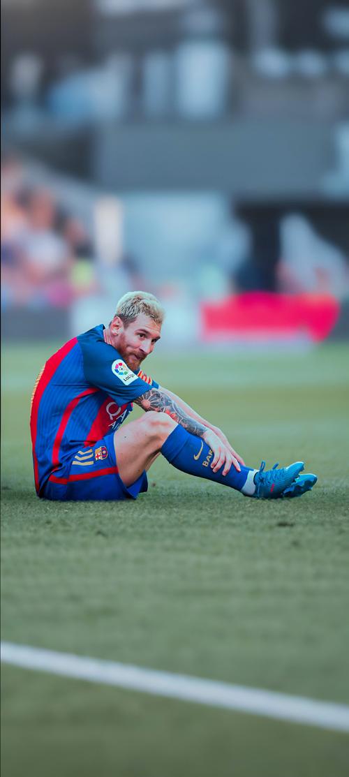 中超转会市场：广州队签下新前锋,（广州队签约锋线新援，中超转会再添焦点）