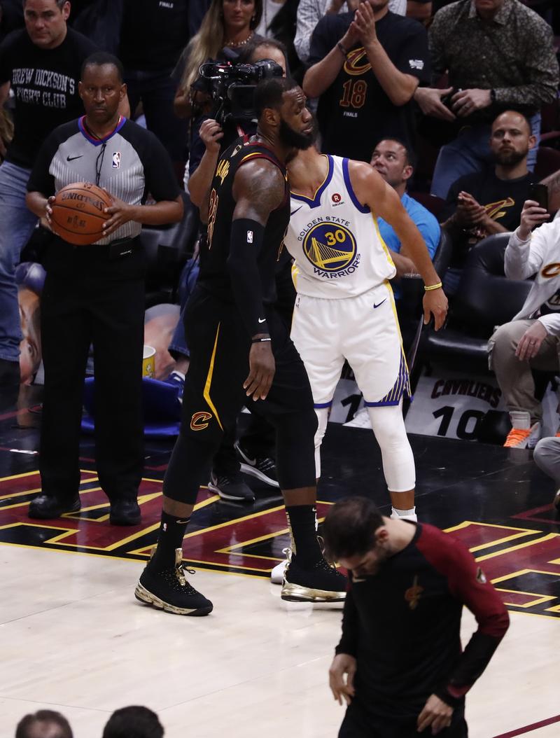 萨56：我在米兰经历过联赛夺冠，所以我知道这意味着什么（萨56：曾在米兰捧起联赛冠军，我深知其中分量）