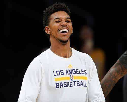 弗里克：球员回归会对我们有帮助，希望保持对塞尔塔的高水平（弗里克：伤员复出能提升球队，力争延续对塞尔塔的上佳表现）