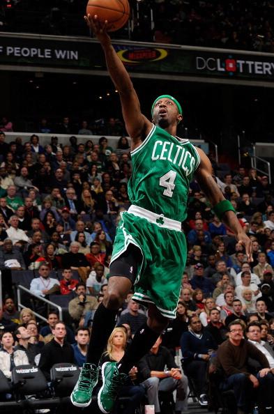 尤文图斯与利物浦有意邀请格纳布里明年夏天加盟（利物浦与尤文图斯有意在明夏签下格纳布里）