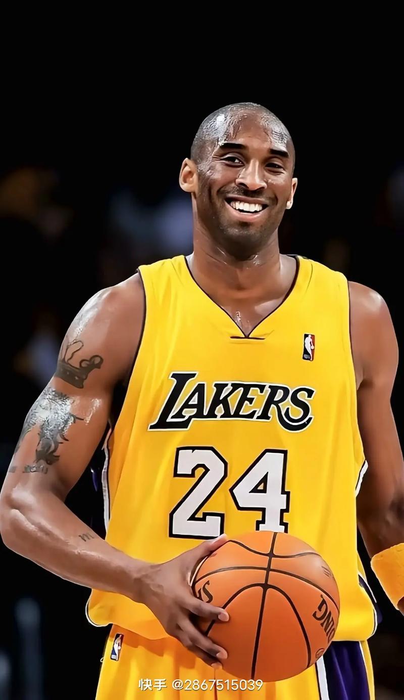 勇夺金靴，法比奥赛后社媒：感谢队友以及每位愿意相信我的人（法比奥加冕金靴，赛后社媒致谢队友与所有相信他的人）